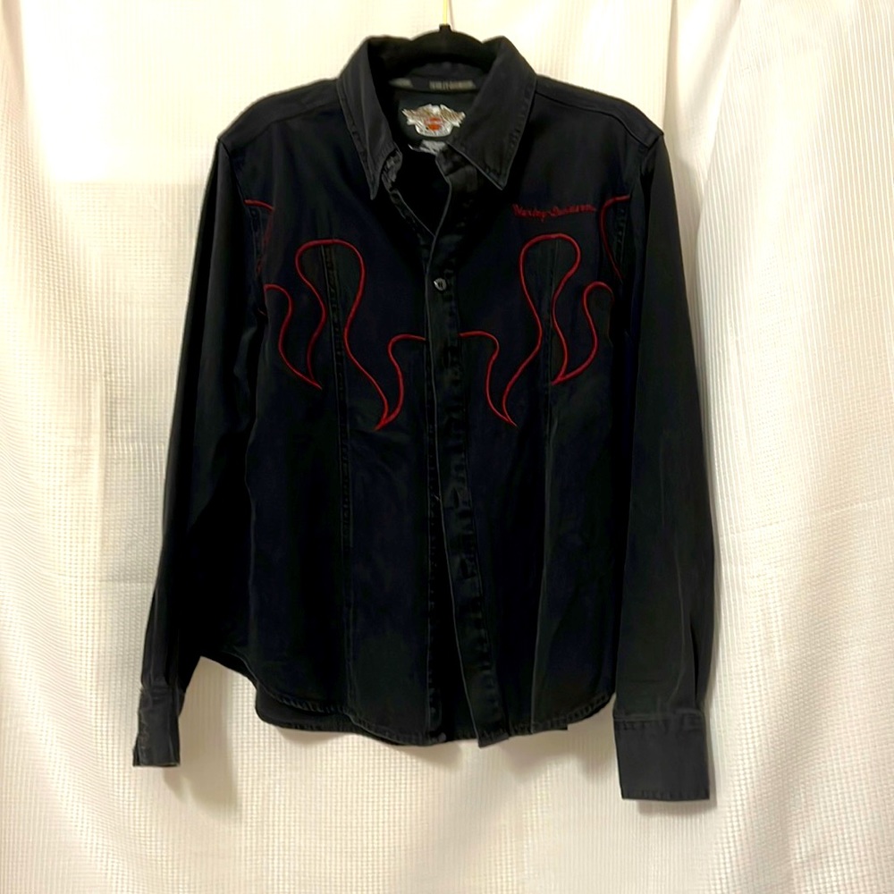 Beautiful Harley Davidson shirt. Beautiful Appliqué detail.